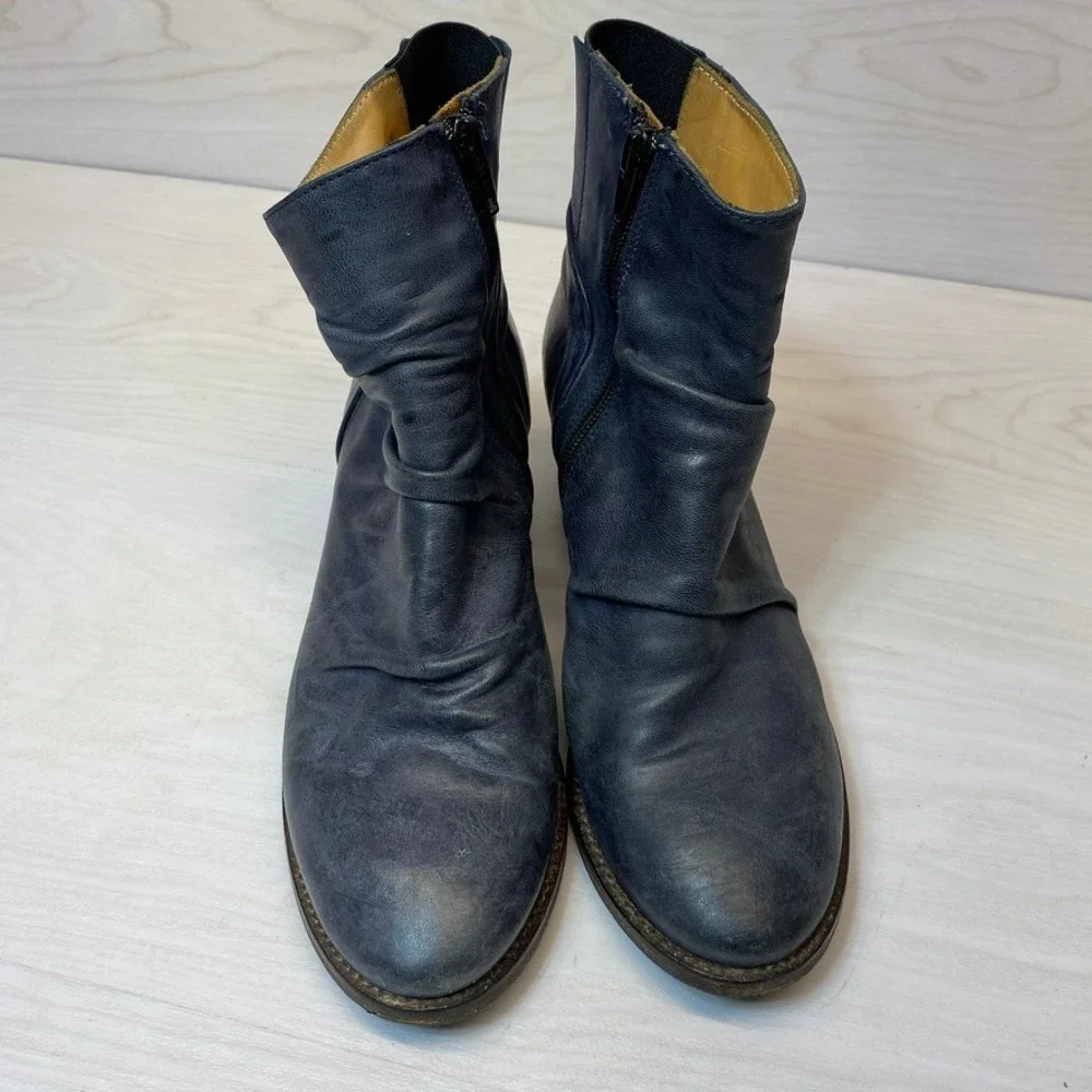 Gidigio Womens 37.5 Ankle Boots Slouchy Navy Blue Leather Italian Block Heel Zip